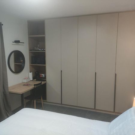 Iqoqo Hotels - Luxury Suites อิโออันนินา ภายนอก รูปภาพ