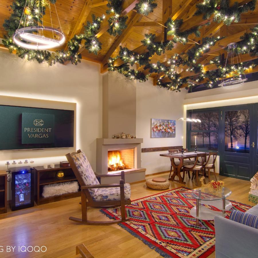 Iqoqo Hotels - Luxury Suites อิโออันนินา ภายนอก รูปภาพ