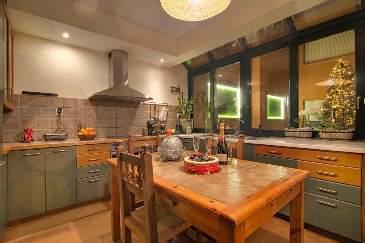 Iqoqo Hotels - Luxury Suites อิโออันนินา ภายนอก รูปภาพ